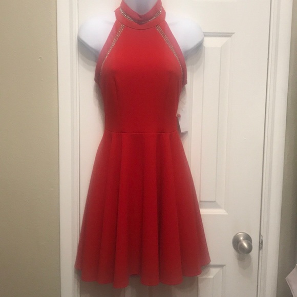 Beautiful Dress - Picture 2 of 4